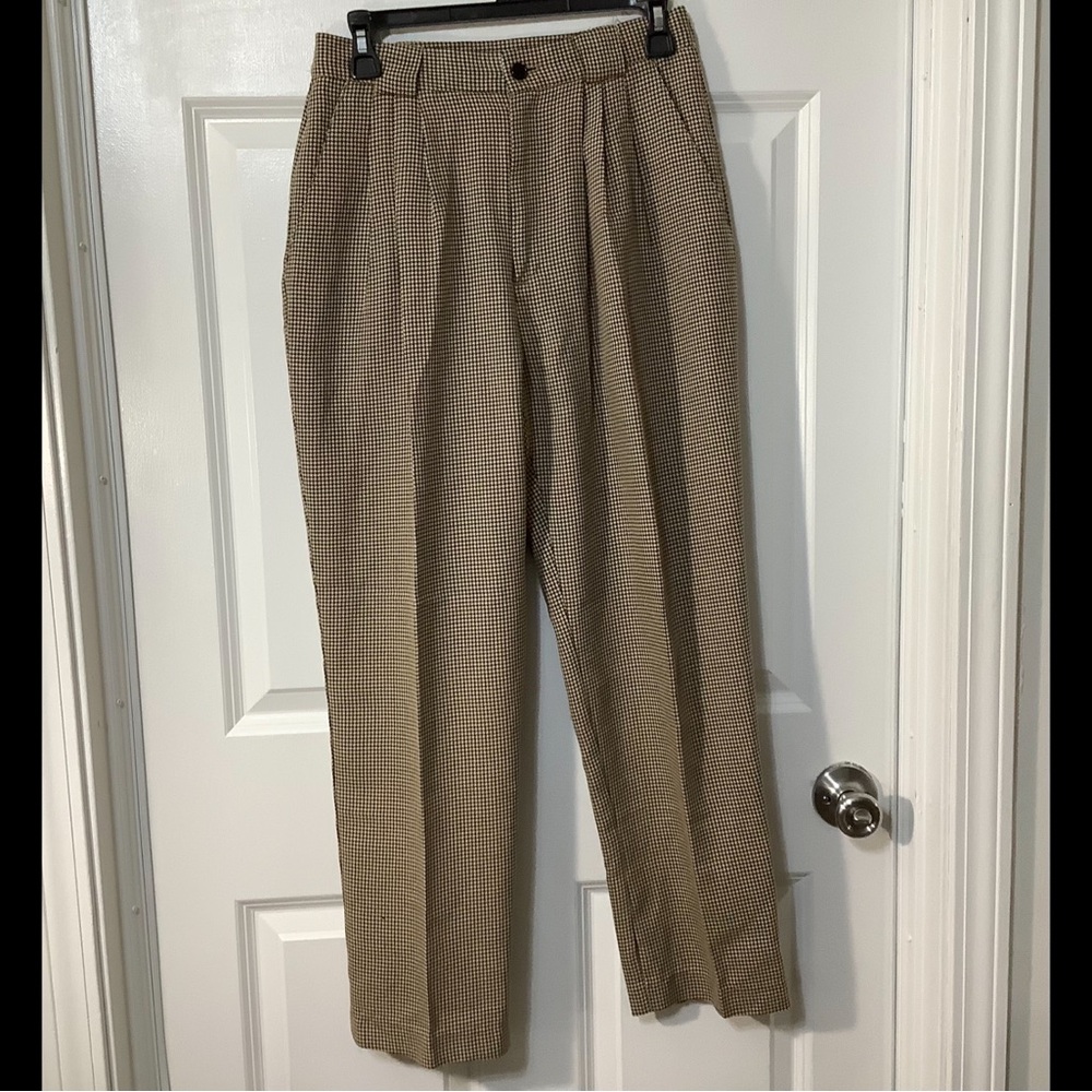 Vintage Women's Classic Tan Checkered Trousers size 4-5